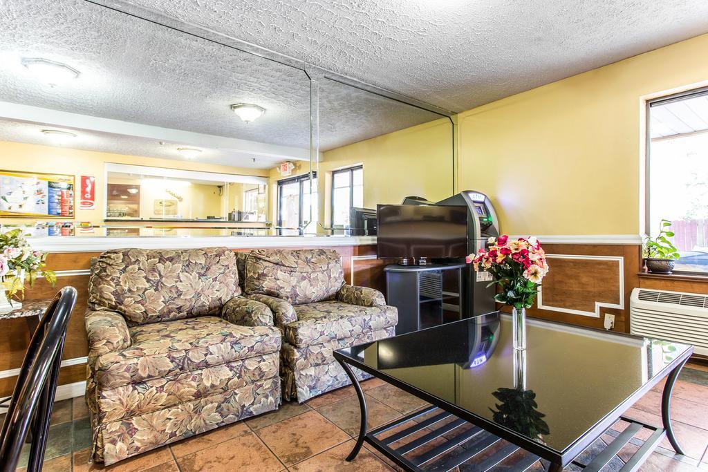 Econo Lodge Decatur Kültér fotó
